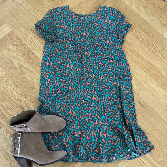 The Fifth Label Dresses & Skirts - The FIFTH Dress with slight Pepulm bottom